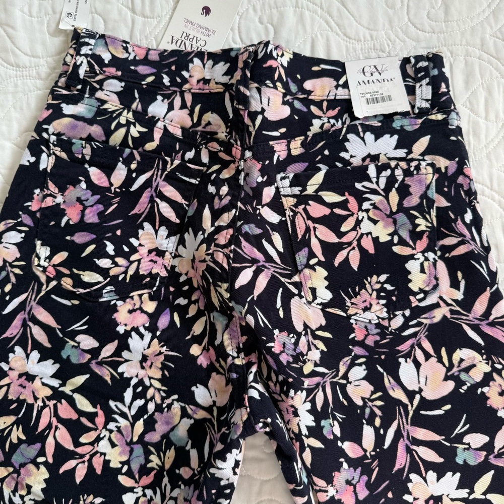Gloria Vanderbilt Amanda Dark NavyFloral Capri Slimming‎ Pants Women's 10 NWT - Picture 5 of 12